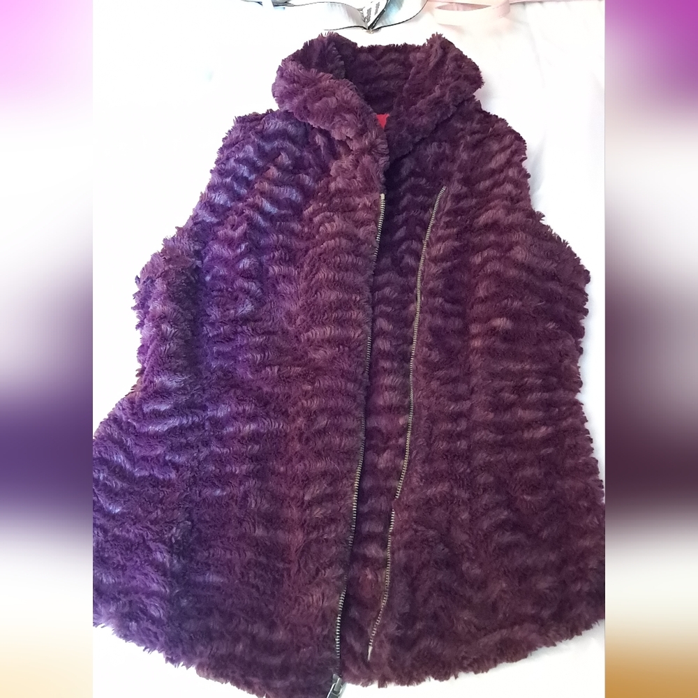 Patagonia Pelage Sharpa Plush Purple Faux Fur Vest. Size Medium